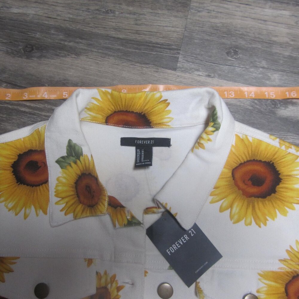 NWT Forever 21 White Jean Jacket with Yellow Sunflowers - Picture 6 of 8